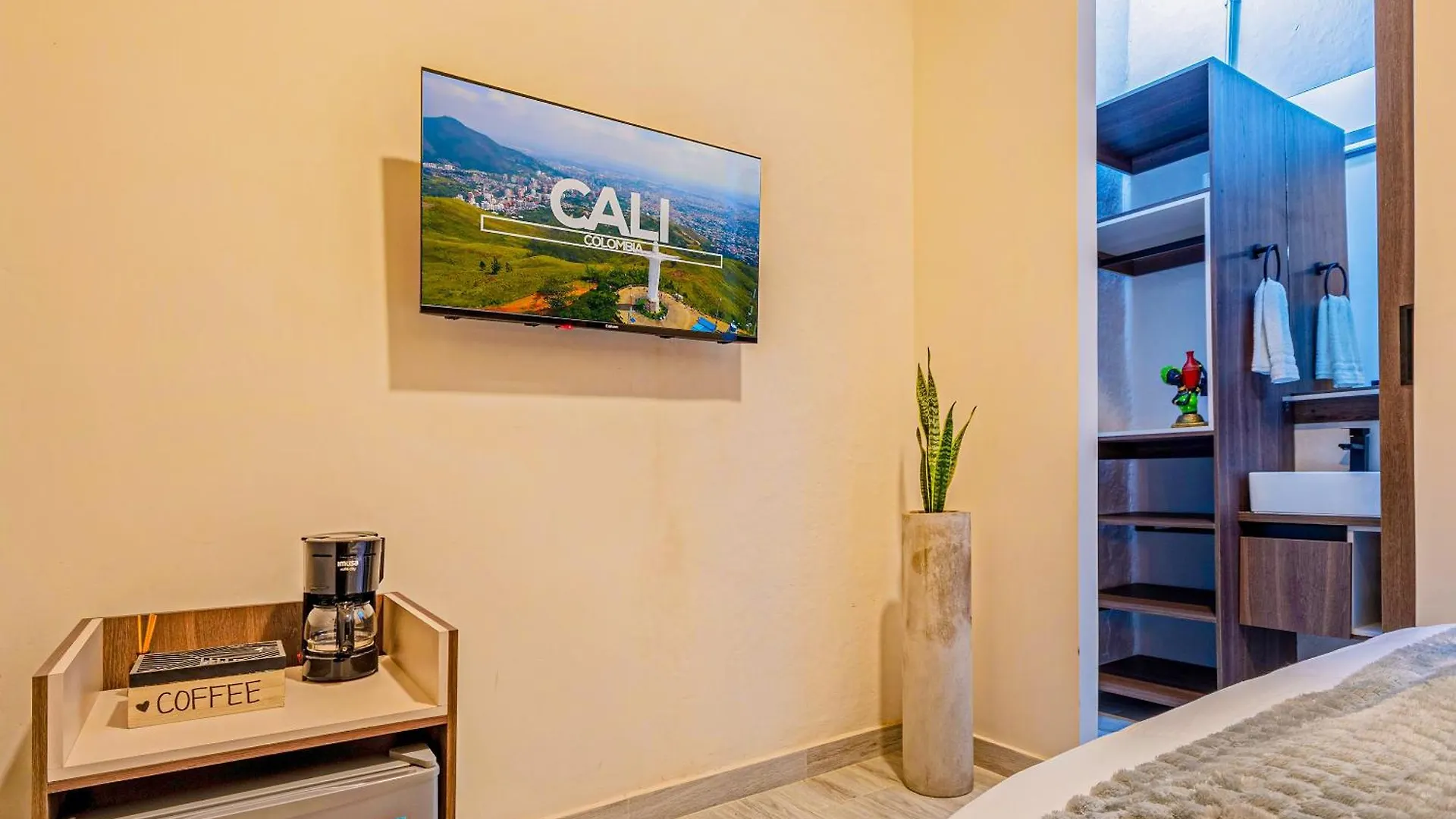 Weloft San Antonio Hotel Cali